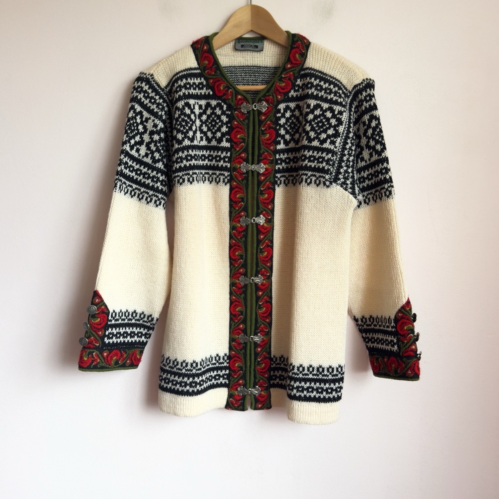 100% wool nordstrikk cardigan